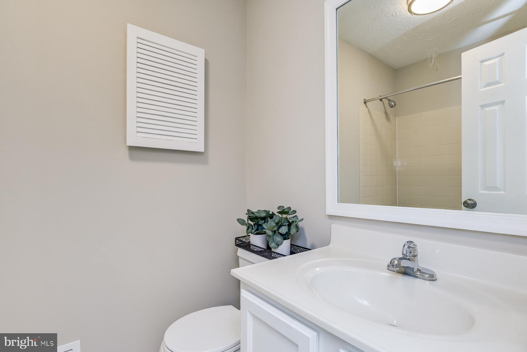 6362 Red Haven Road Columbia, MD 21045 - Photo 43 of 52 Upper Level Hall Bath- Updated