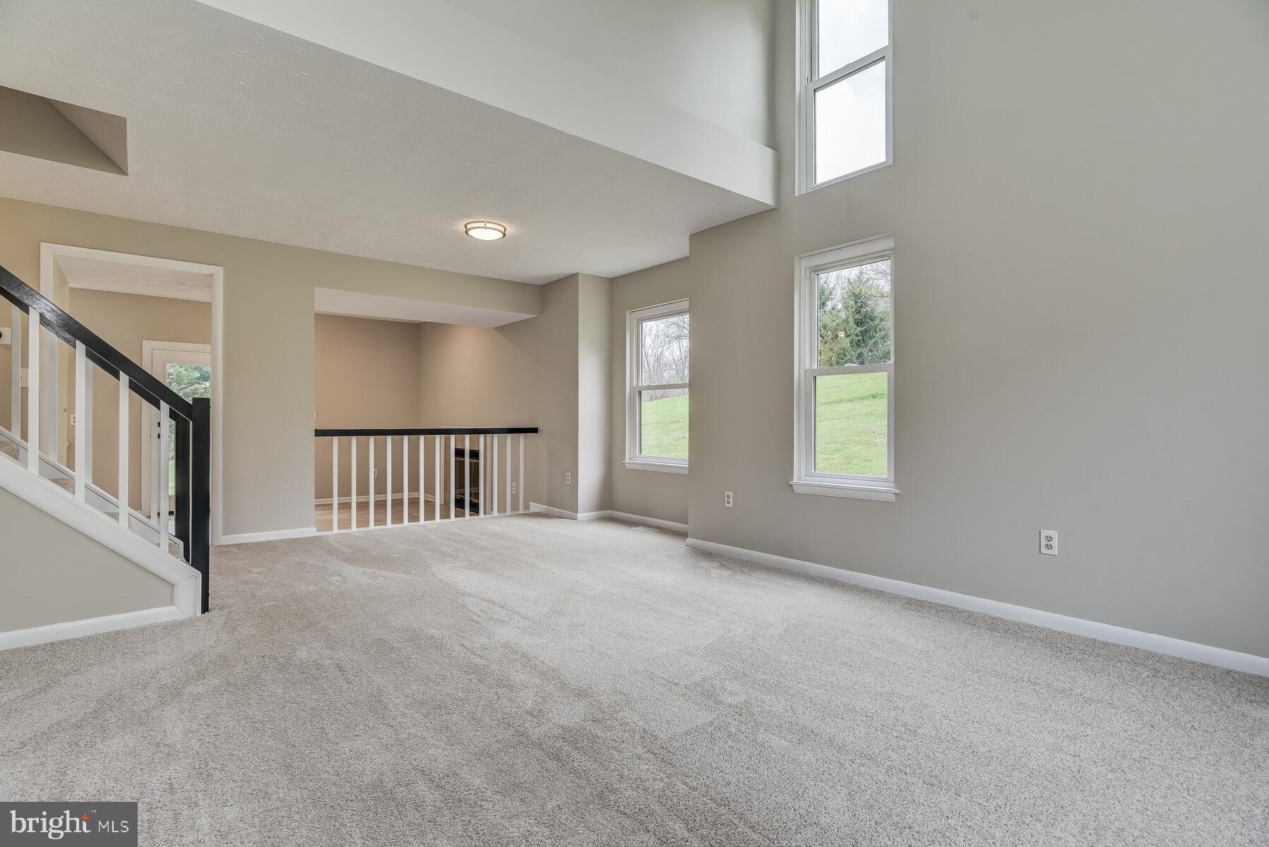 6362 Red Haven Road Columbia, MD 21045 - Photo 8 of 52 Let the sun shine in....