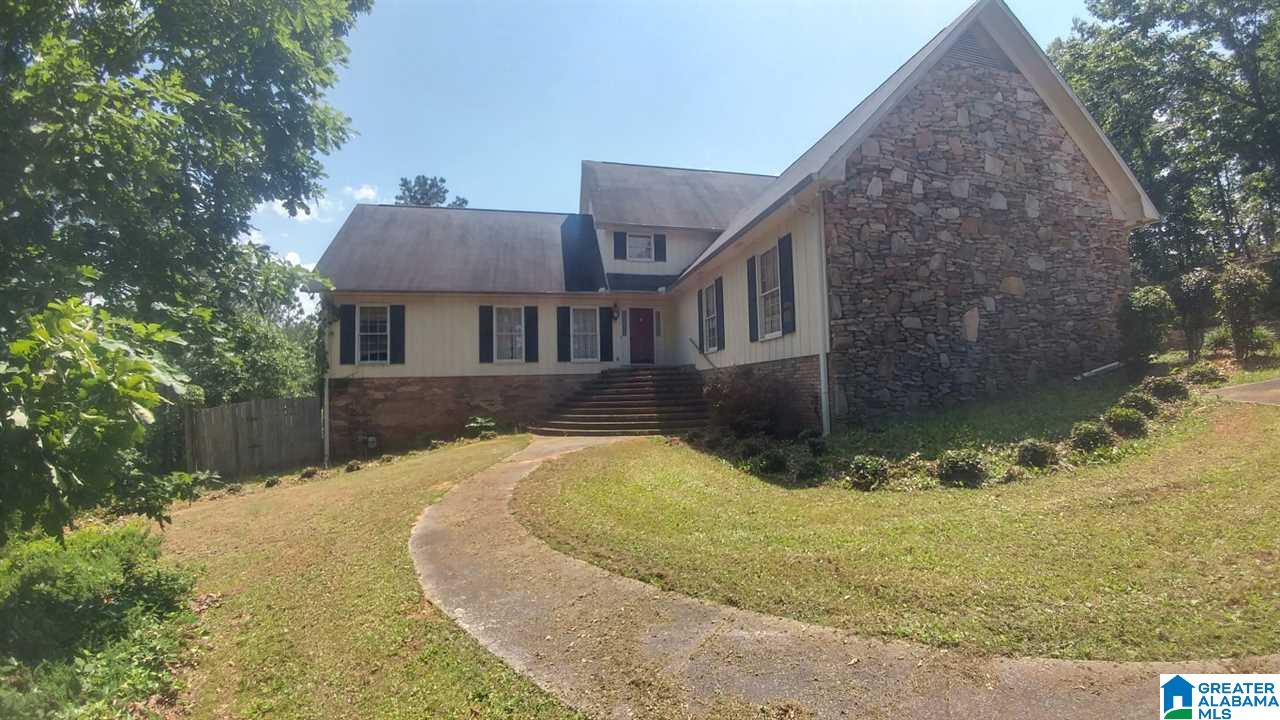 1209 Rue Vieux Carre Sylacauga, AL 35150 - Photo 1 of 8