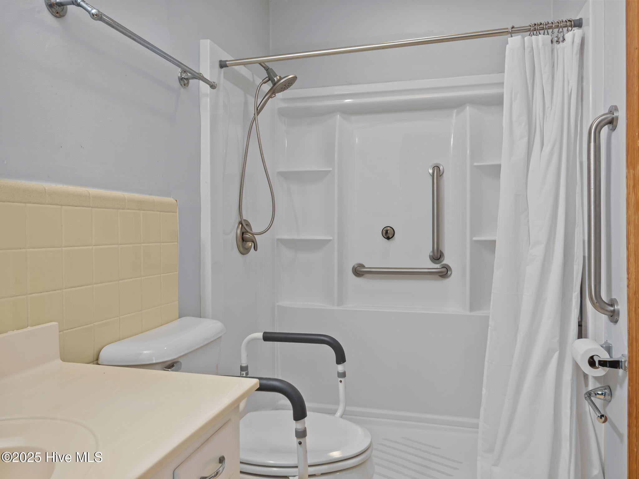 1008 Sand Ridge Road Hubert, NC 28539 - Photo 33 of 55 Guest bath