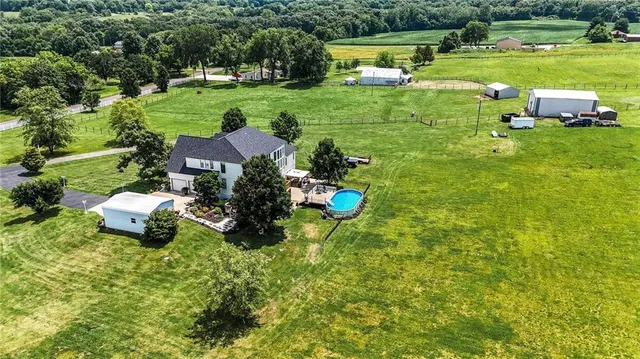 $869,000 | 414 South Borgman Road, Buckner, MO 64016