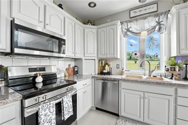 $869,000 | 414 South Borgman Road, Buckner, MO 64016