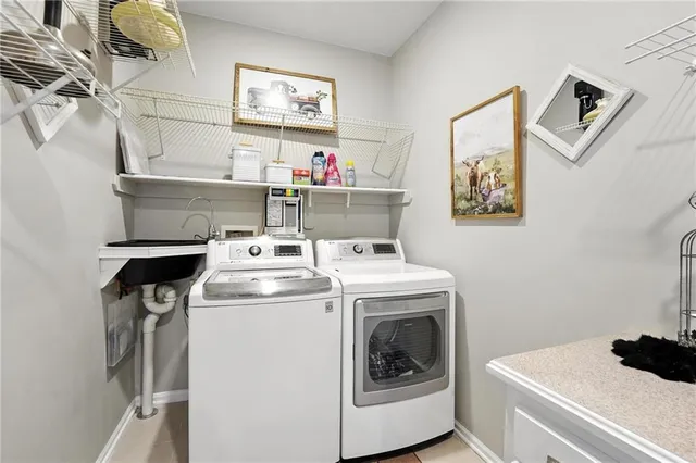 $869,000 | 414 South Borgman Road, Buckner, MO 64016