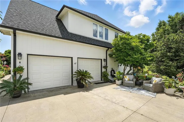 $869,000 | 414 South Borgman Road, Buckner, MO 64016