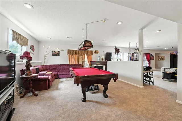 $869,000 | 414 South Borgman Road, Buckner, MO 64016