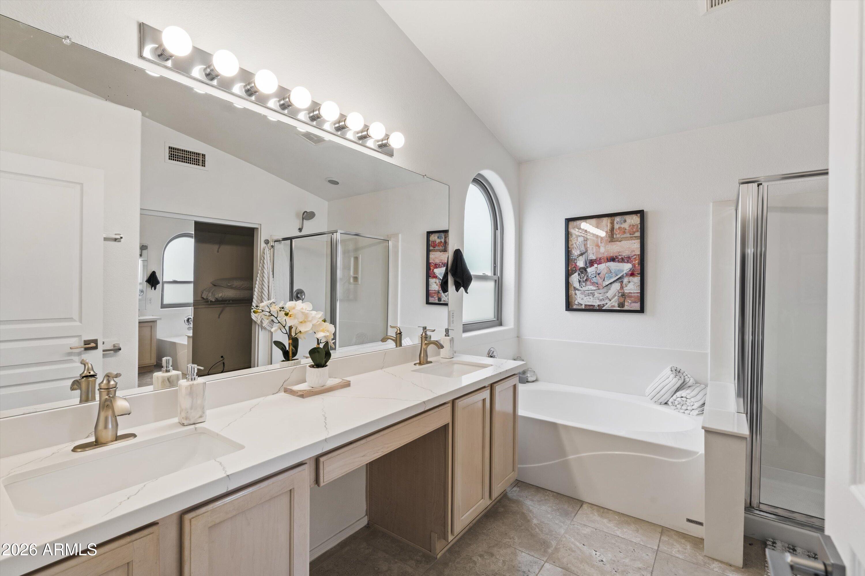 3022 East Captain Dreyfus Avenue Phoenix, AZ 85032 - Photo 12 of 28 Primary Bathroom