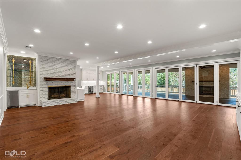 6012 East Ridge Drive Shreveport, LA 71106 - Photo 9 of 40 Living Room - Open concept with Fireplace and Wetbar