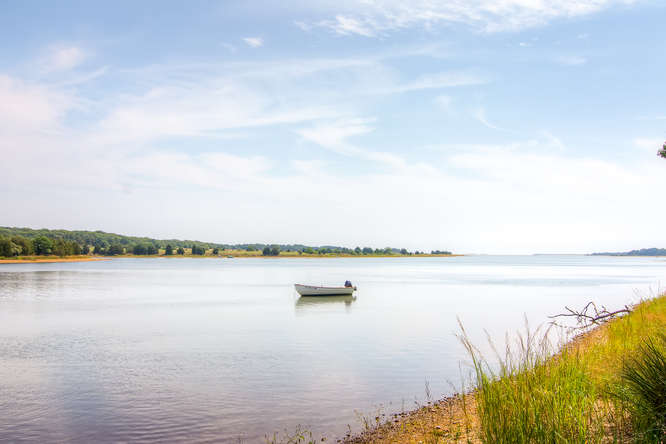 81 Cobbs Hill Road Chilmark, MA 02535 - Photo 1 of 18 Gallery Image 1