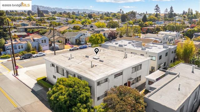 a picture of city view