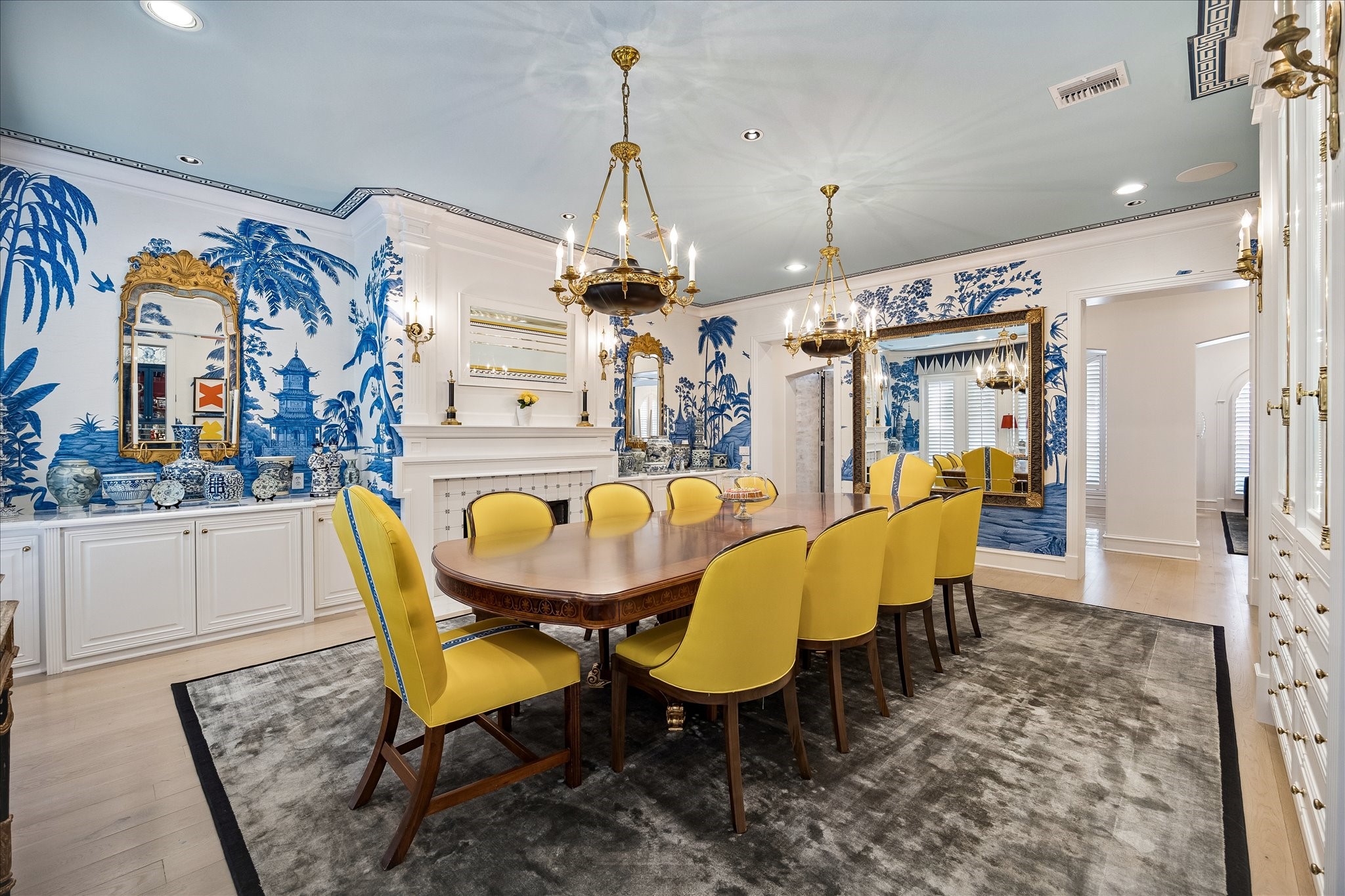 3 Exbury Way Houston, TX 77056 - Photo 6 of 41 a view of a dining room with furniture and chandelier