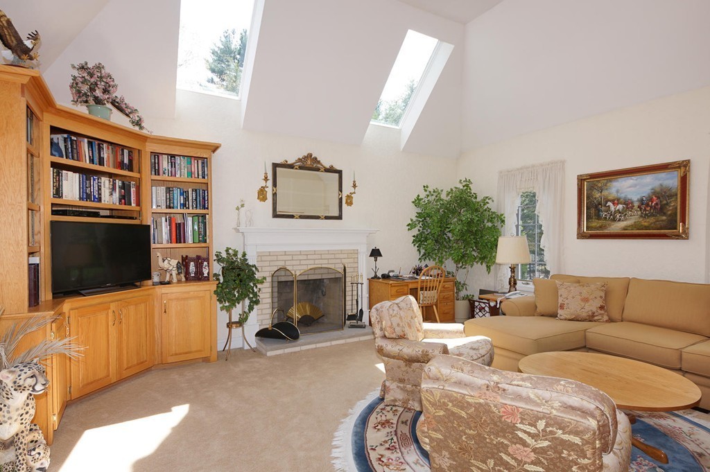 110 Hudson Road Stow, MA 01775 - Photo 5 of 29 Gallery Image 5