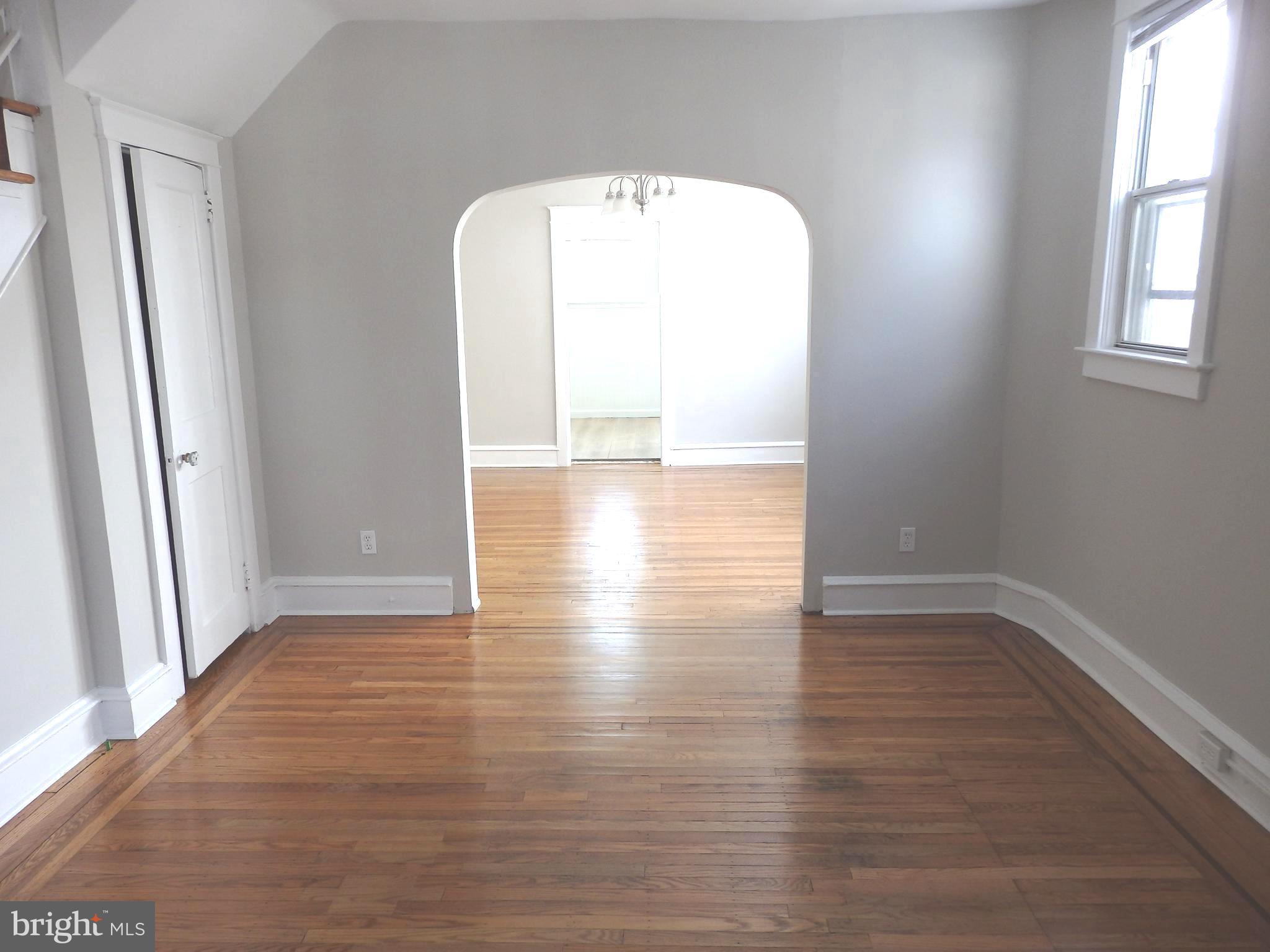 129 South Eagle Road Havertown, PA 19083 - Photo 4 of 14 Living Room