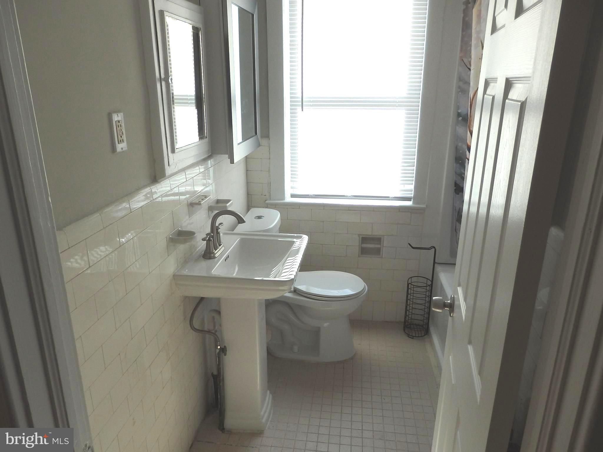 129 South Eagle Road Havertown, PA 19083 - Photo 10 of 14 Hall Bayj