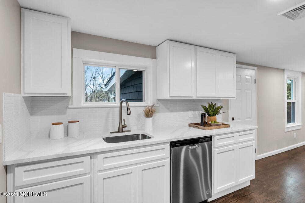 35 Strickland Road Freehold, NJ 07728 - Photo 18 of 38 047_dsc09588_965