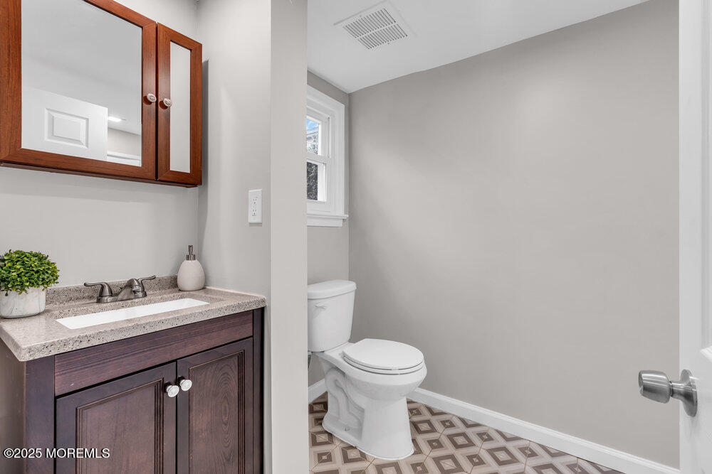 35 Strickland Road Freehold, NJ 07728 - Photo 23 of 38 052_dsc09613_468