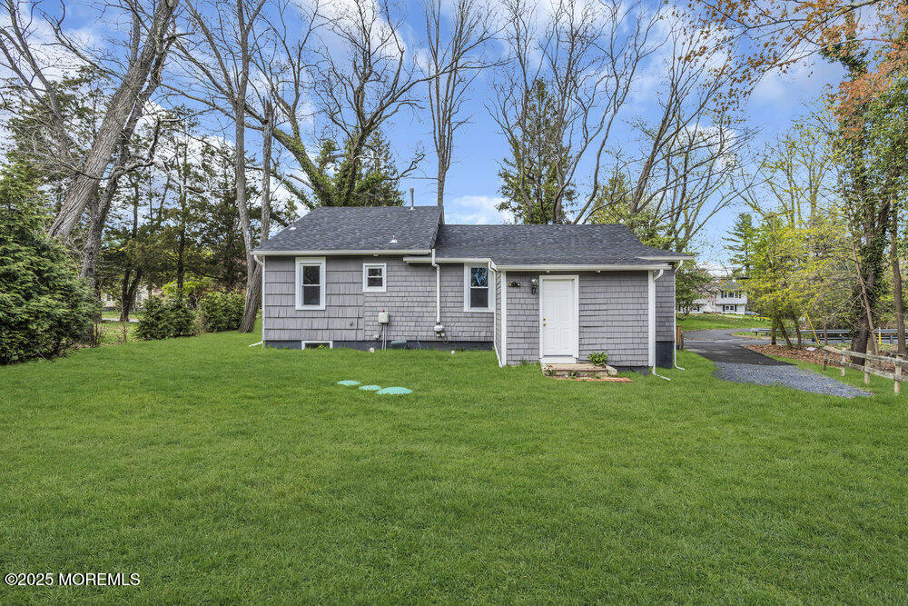 35 Strickland Road Freehold, NJ 07728 - Photo 36 of 38 067_dsc07010-1_368
