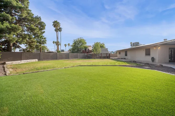 $2,350 | 4515 West Shaw Butte Drive, Glendale, AZ 85304