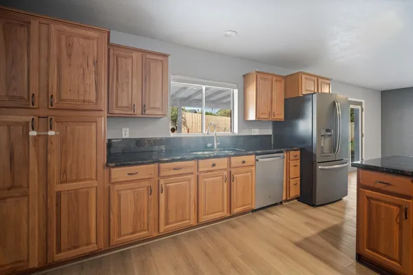 $2,350 | 4515 West Shaw Butte Drive, Glendale, AZ 85304