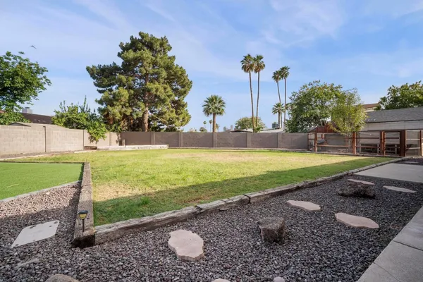 $2,350 | 4515 West Shaw Butte Drive, Glendale, AZ 85304