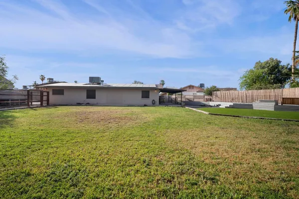 $2,350 | 4515 West Shaw Butte Drive, Glendale, AZ 85304