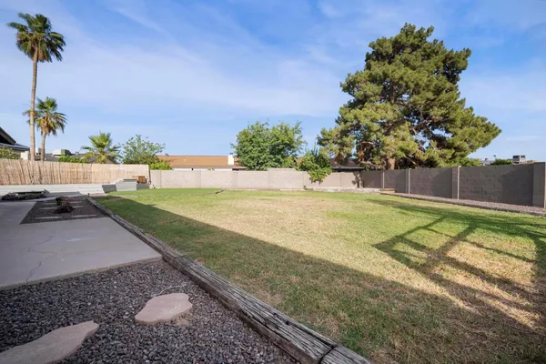 $2,350 | 4515 West Shaw Butte Drive, Glendale, AZ 85304
