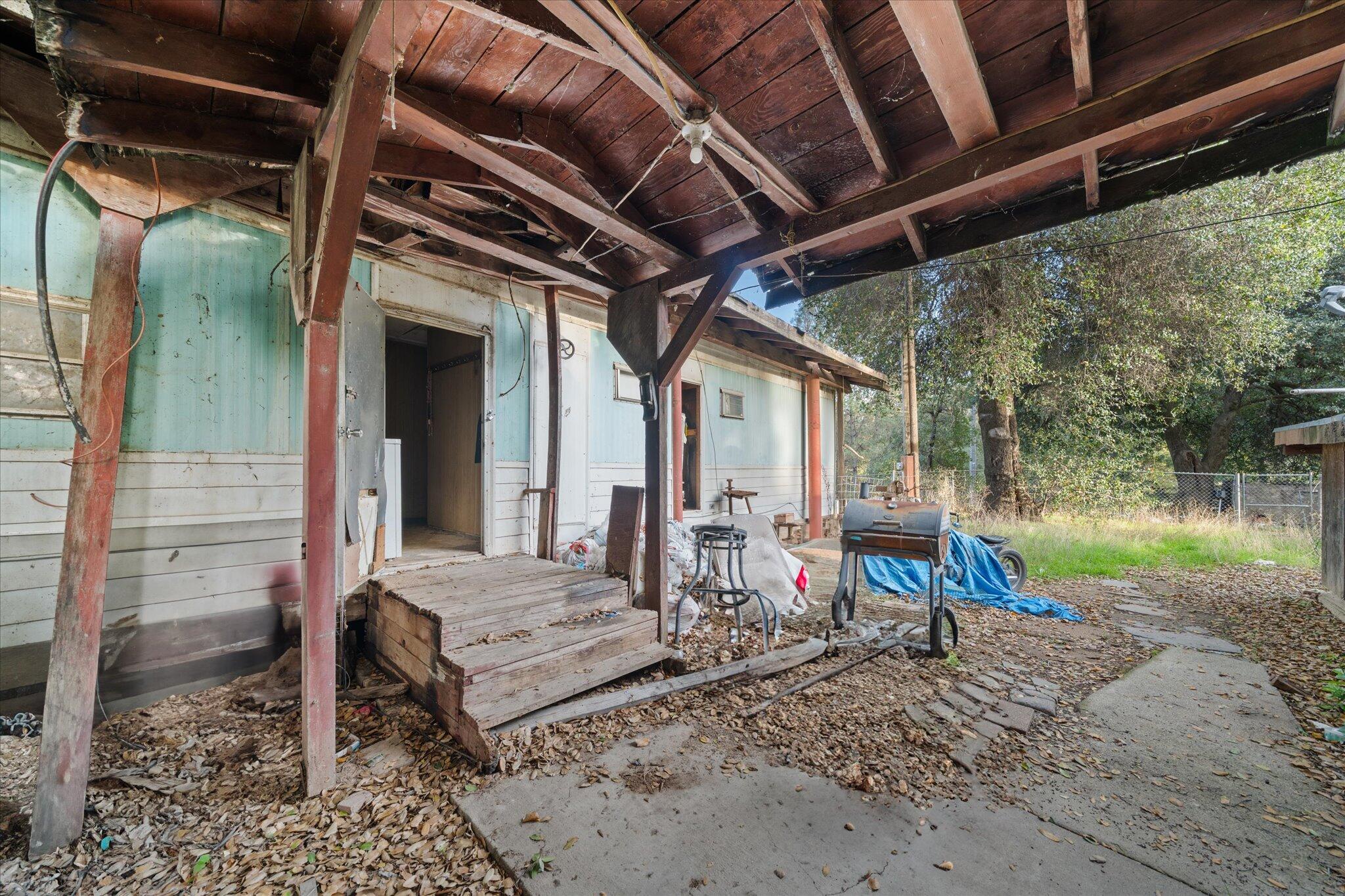 19761 Grey Rock Way Redding, CA 96003 - Photo 12 of 26 12-BiggerFlow Real Estate Media-11