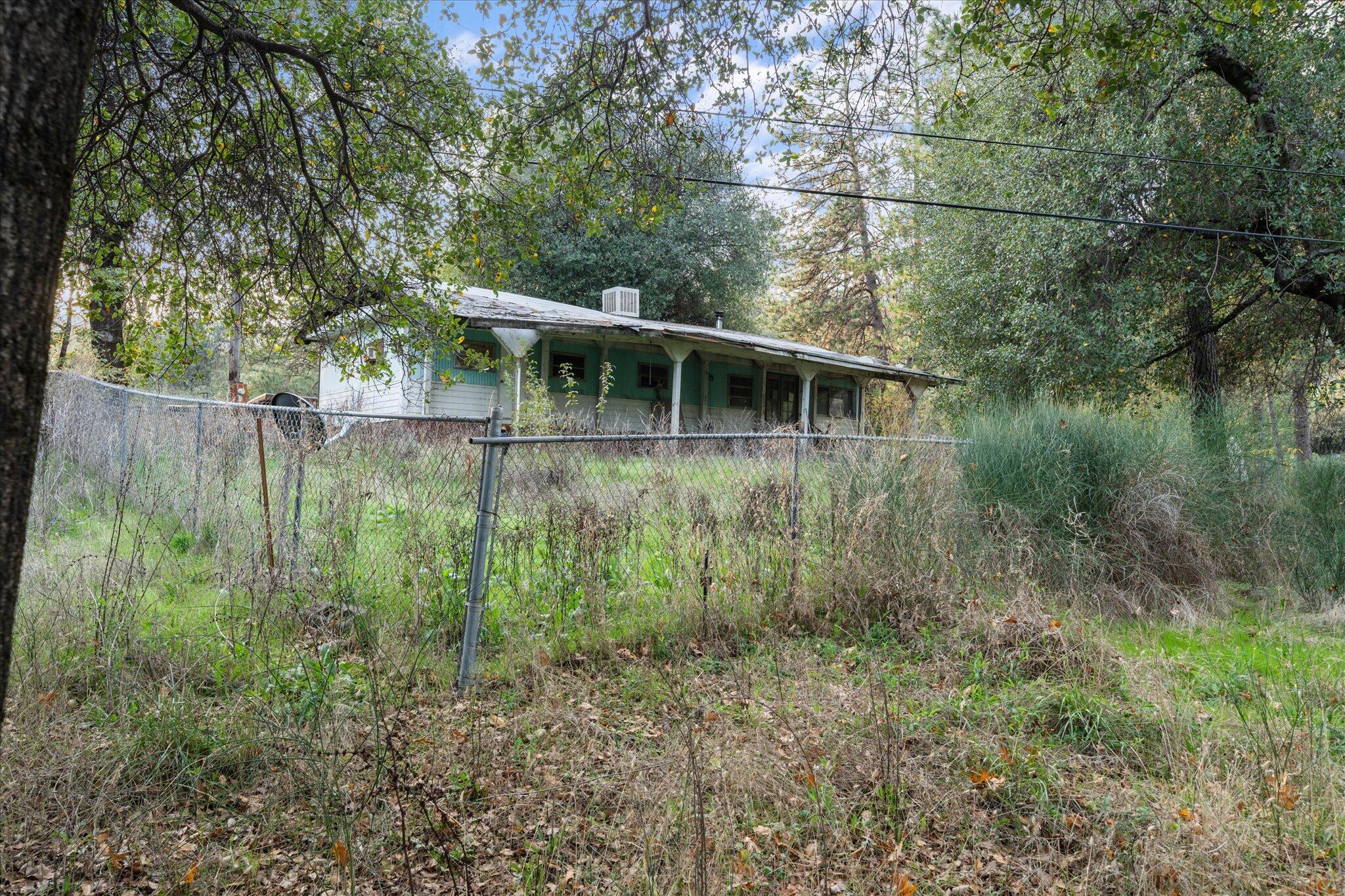 19761 Grey Rock Way Redding, CA 96003 - Photo 15 of 26 15-BiggerFlow Real Estate Media-14