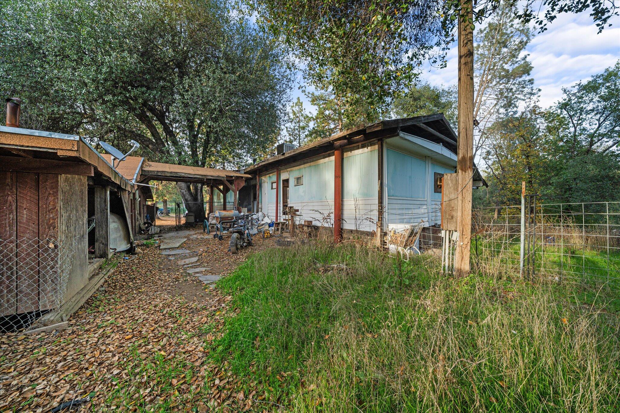 19761 Grey Rock Way Redding, CA 96003 - Photo 16 of 26 16-BiggerFlow Real Estate Media-15