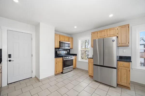 $3,350 | 117 Quincy Street, Unit 2, Quincy, MA 02169