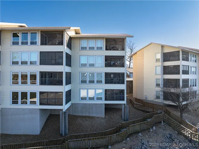 $319,000 | 68 Branch Road, Unit 321, Lake Ozark, MO 65049