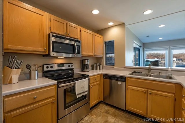 $319,000 | 68 Branch Road, Unit 321, Lake Ozark, MO 65049