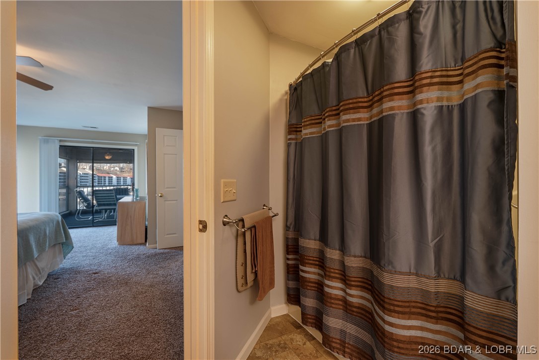 68 Branch Road, Unit 321 Lake Ozark, MO 65049 - Photo 30 of 52 Primary Full Bathroom