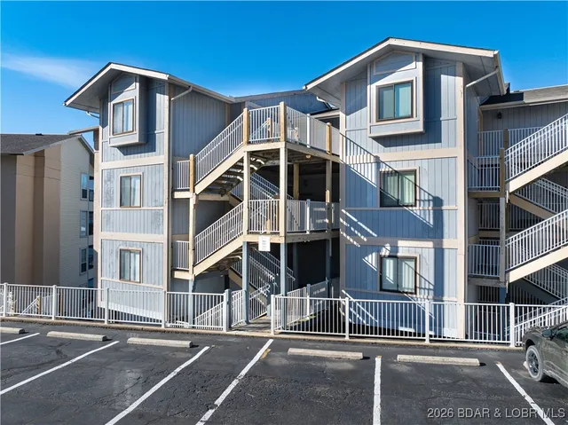 $319,000 | 68 Branch Road, Unit 321, Lake Ozark, MO 65049