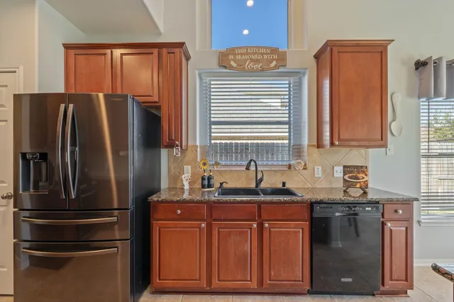 $430,000 | 19018 Rustling Ridge Drive, Tomball, TX 77377