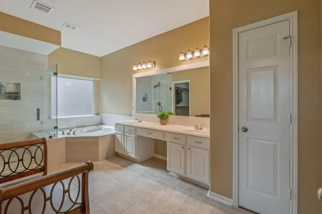 $430,000 | 19018 Rustling Ridge Drive, Tomball, TX 77377