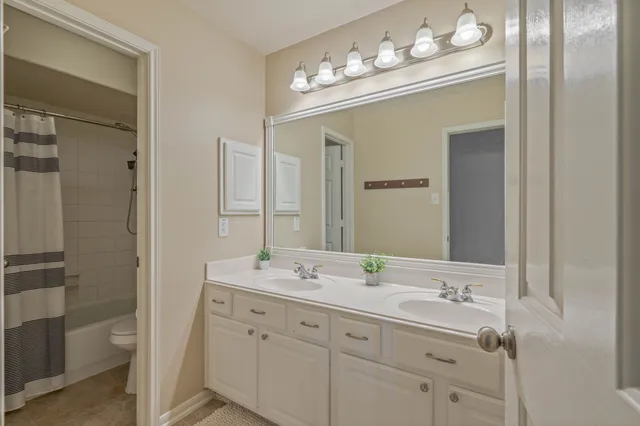 $430,000 | 19018 Rustling Ridge Drive, Tomball, TX 77377