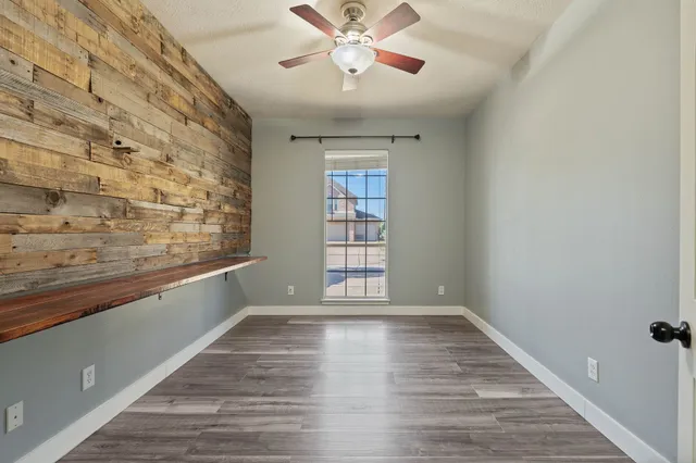 $430,000 | 19018 Rustling Ridge Drive, Tomball, TX 77377