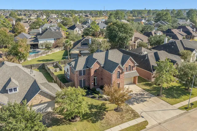 $430,000 | 19018 Rustling Ridge Drive, Tomball, TX 77377