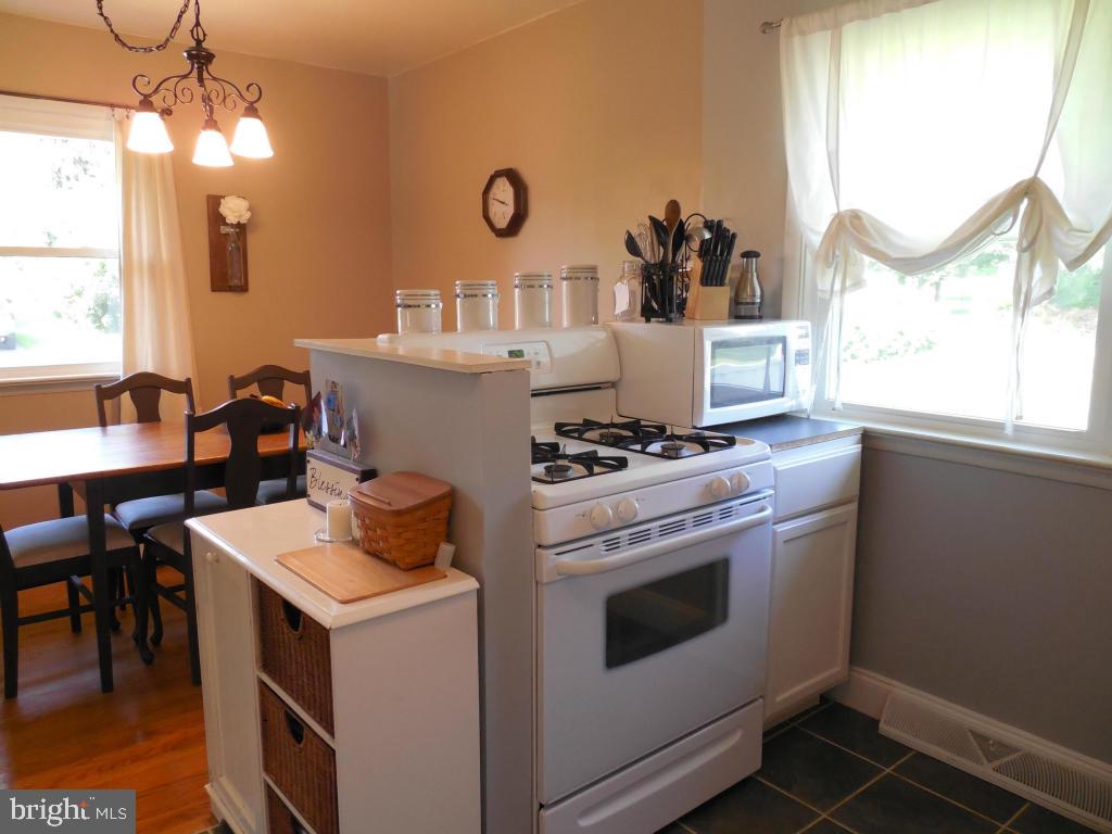 247 Charles Road Lancaster, PA 17603 - Photo 12 of 17 Gallery Image 12