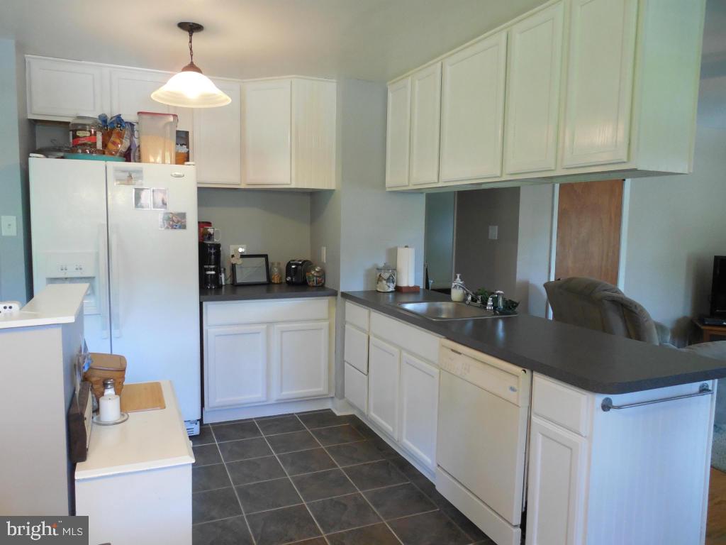 247 Charles Road Lancaster, PA 17603 - Photo 13 of 17 Gallery Image 13