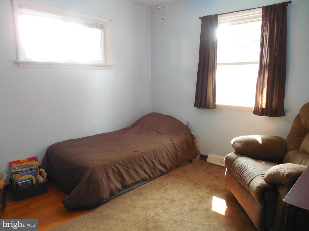 247 Charles Road Lancaster, PA 17603 - Photo 6 of 17 Gallery Image 6