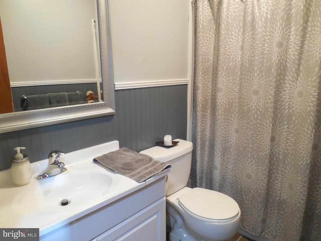 247 Charles Road Lancaster, PA 17603 - Photo 9 of 17 Gallery Image 9
