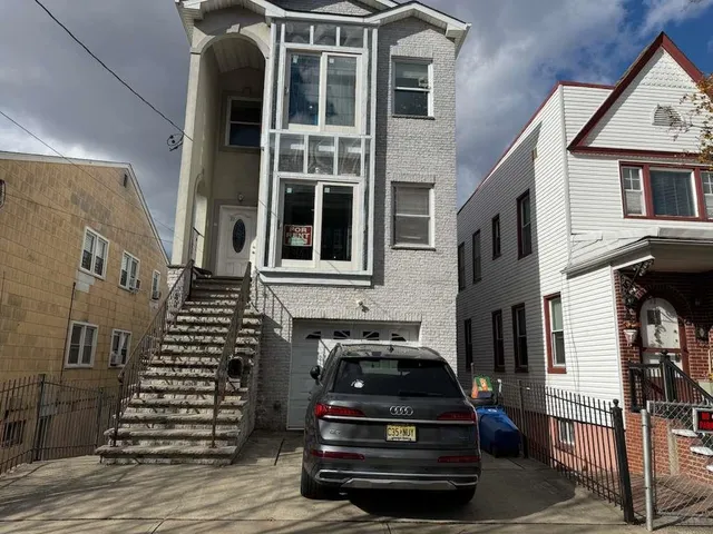 $3,500 | 33 Nelson Avenue, Jersey City, NJ 07307