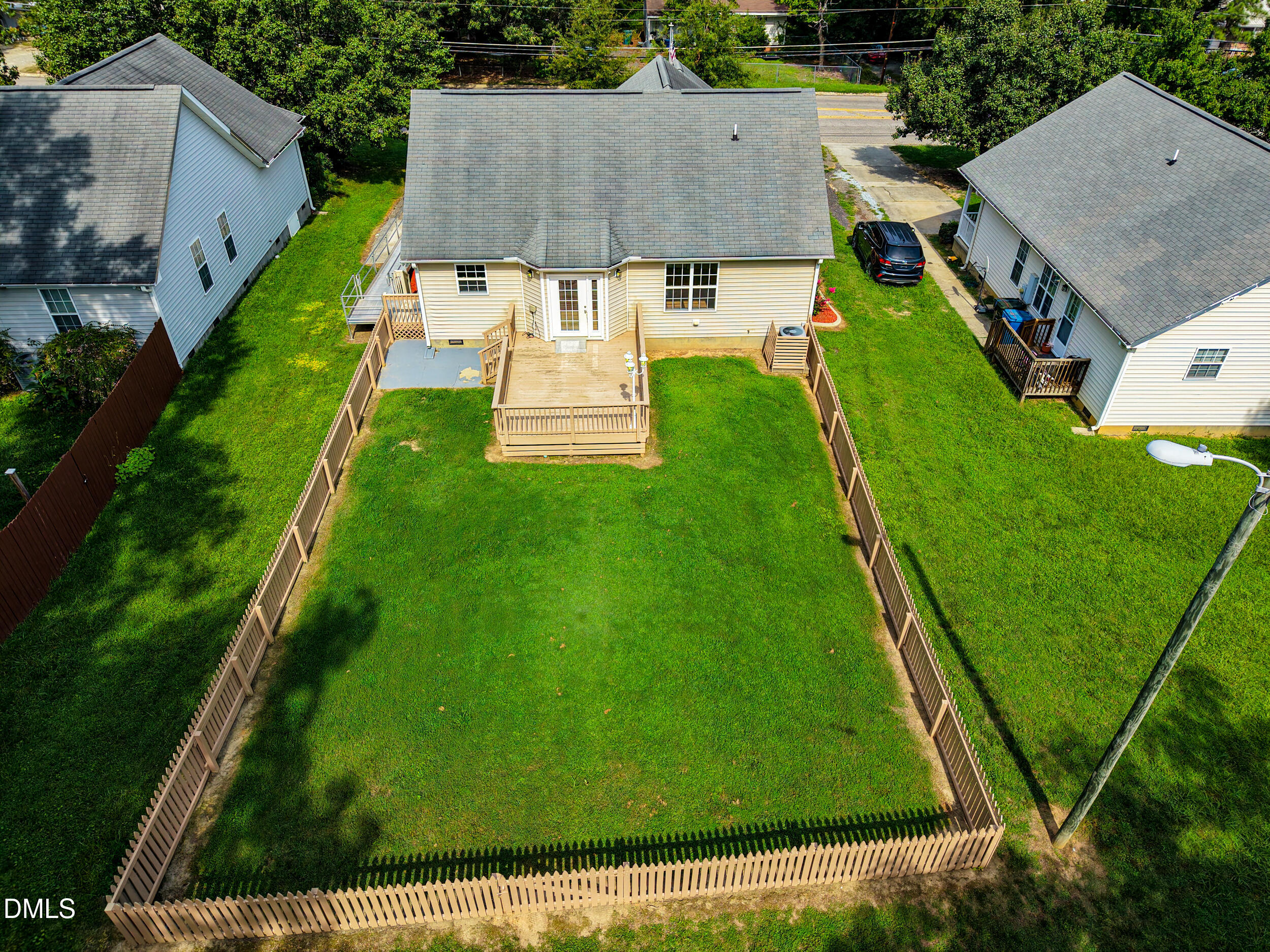 719 Lynn Road Durham, NC 27703 - Photo 6 of 34 DJI_20260813113148_0010_D_pro_2500x1667