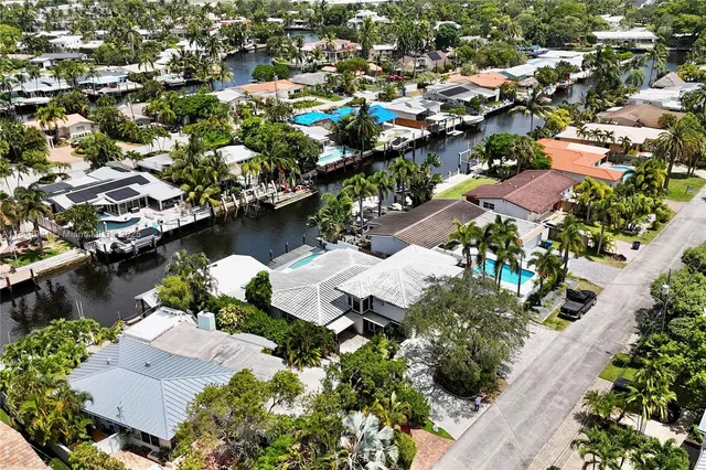 an aerial view of lake residential house with outdoor space