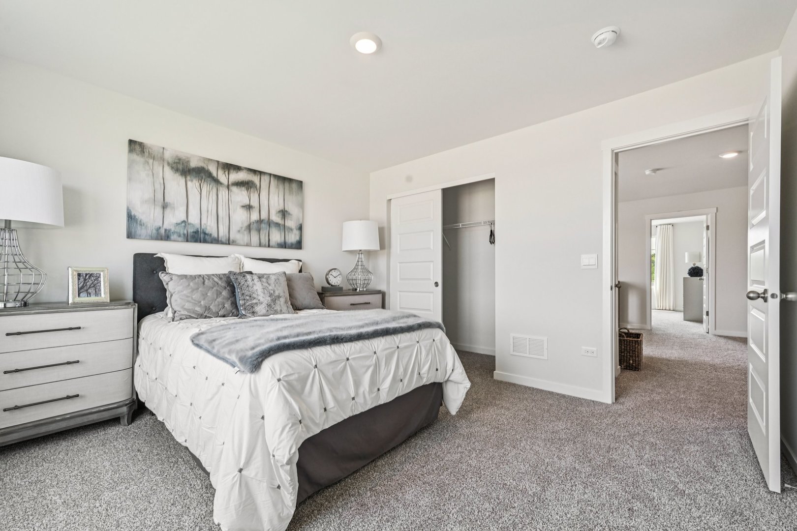 278 Snowdrop Lane Elgin, IL 60124 - Photo 38 of 54 a spacious bedroom with a bed and a lamp