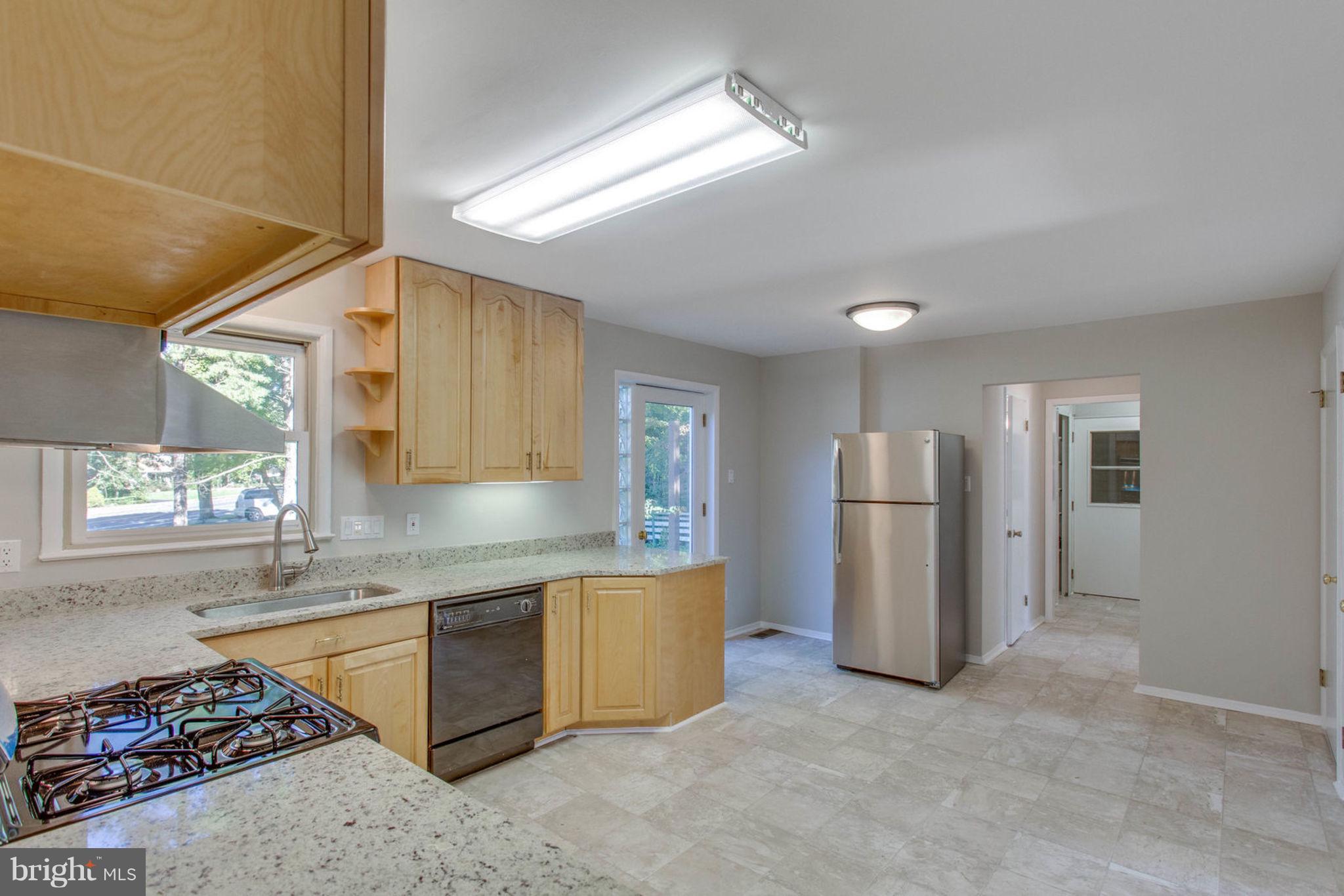 4636 Guinea Road Fairfax, VA 22032 - Photo 8 of 28 Updated Kitchen | Gas Cooking | Granite Counters
