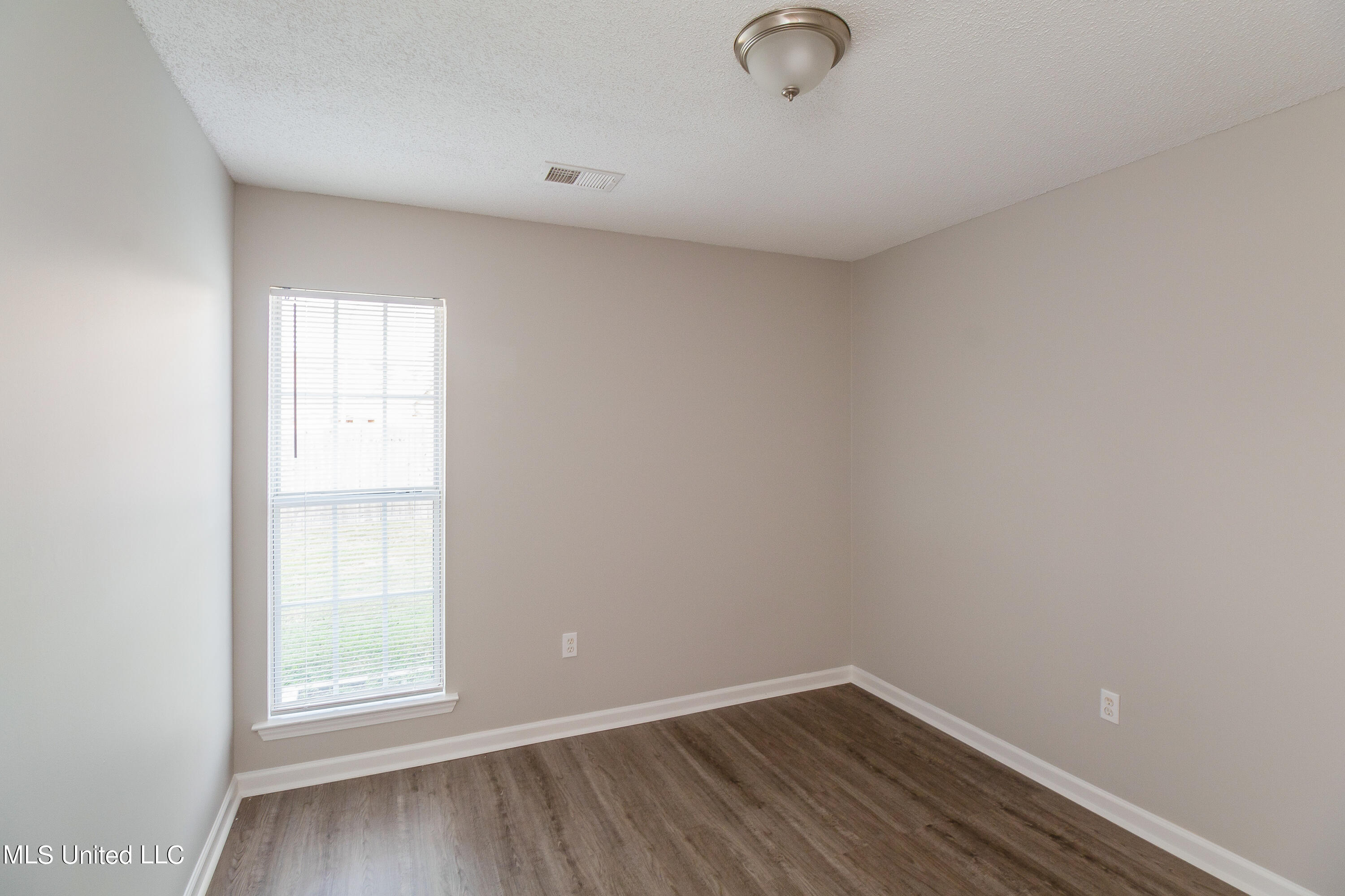 10696 Pecan View Drive Olive Branch, MS 38654 - Photo 11 of 15 011-photo-bedroom-7502989