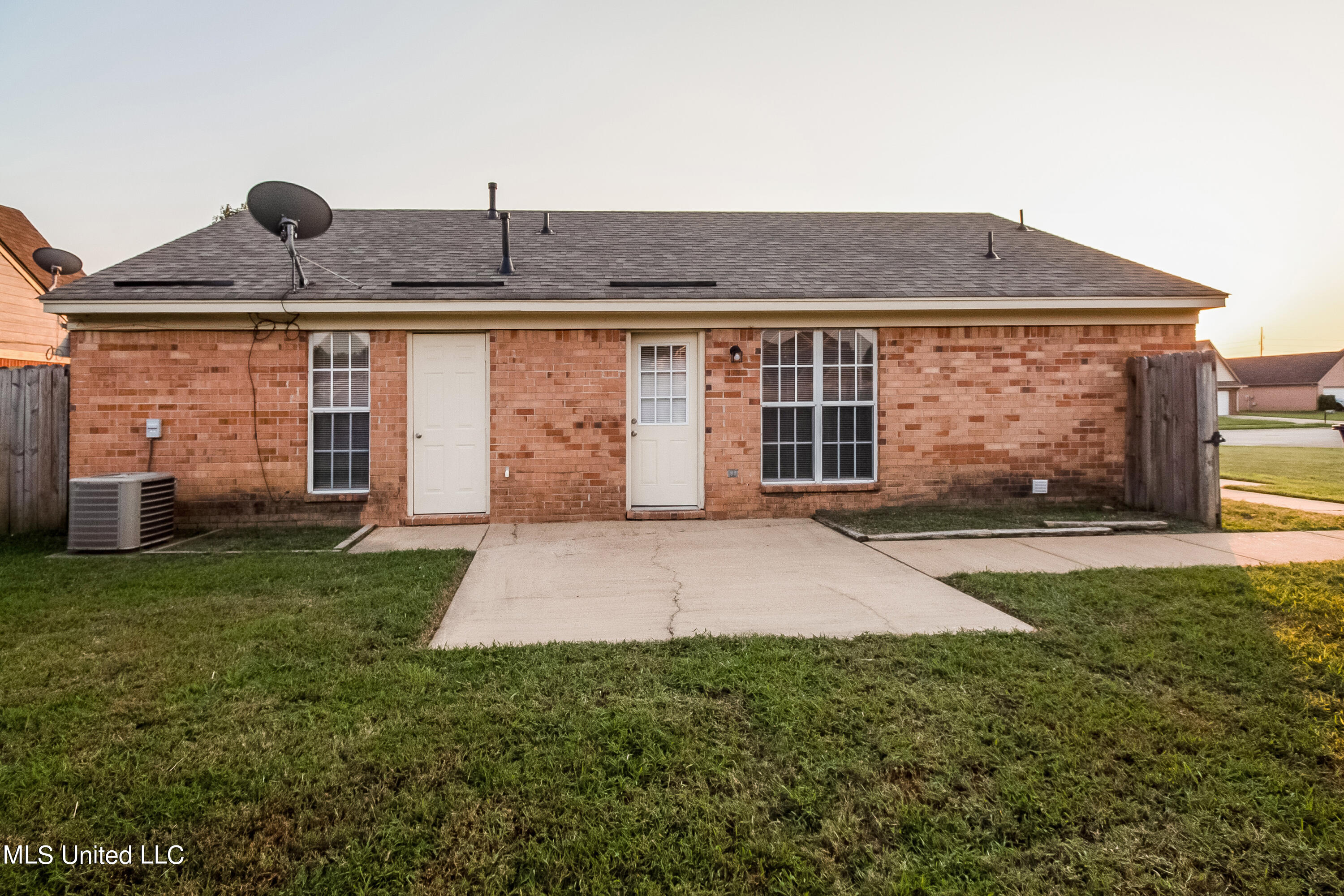 10696 Pecan View Drive Olive Branch, MS 38654 - Photo 15 of 15 015-photo-rear-view-7502994