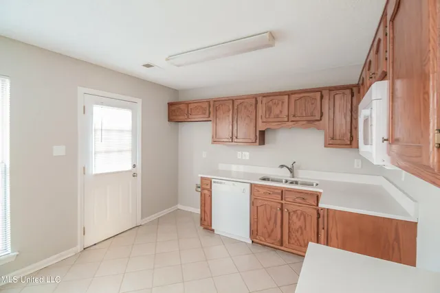 $1,575 | 10696 Pecan View Drive, Olive Branch, MS 38654